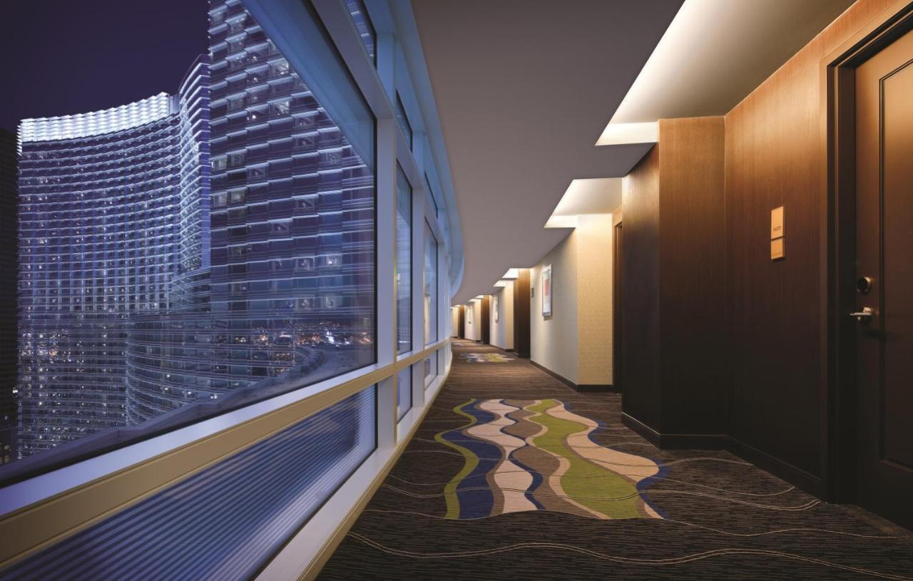 Aria Resort & Casino Las Vegas Esterno foto A corridor at the hotel
